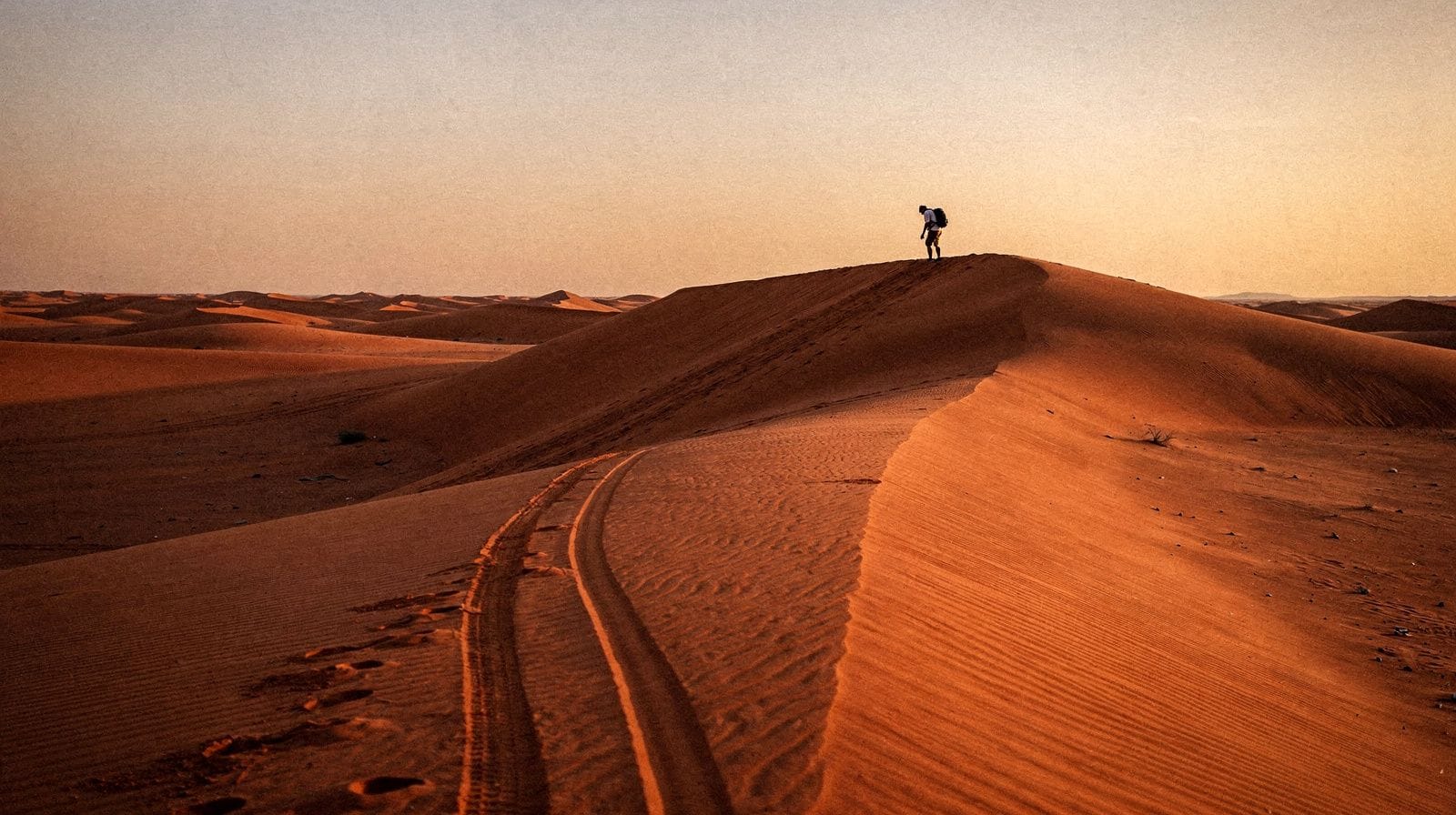Red Sand Dunes near Riyadh: quad, sandboard and sunset camps